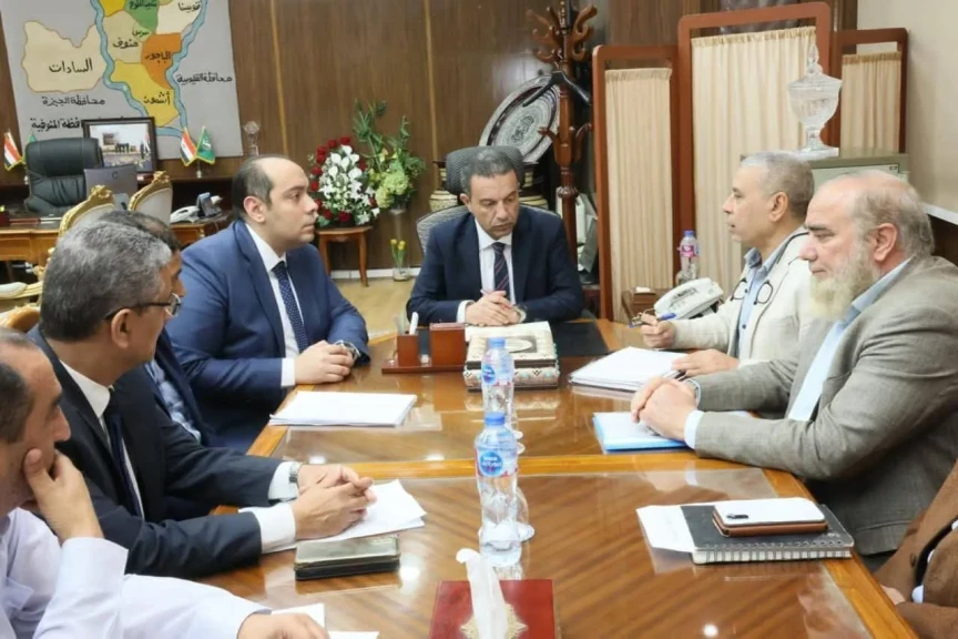 محافظ المنوفية يلتقى مسئولي الشركات المنفذة لمشروعات قطاعي مياه الشرب والصرف الصحي