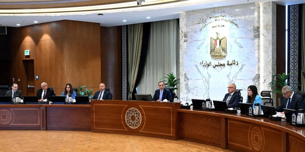 رئيس الوزراء يُتابع الموقف التنفيذي لمشروعي ”رأس الحكمة” و ”شمس الحكمة” بالساحل الشمالي