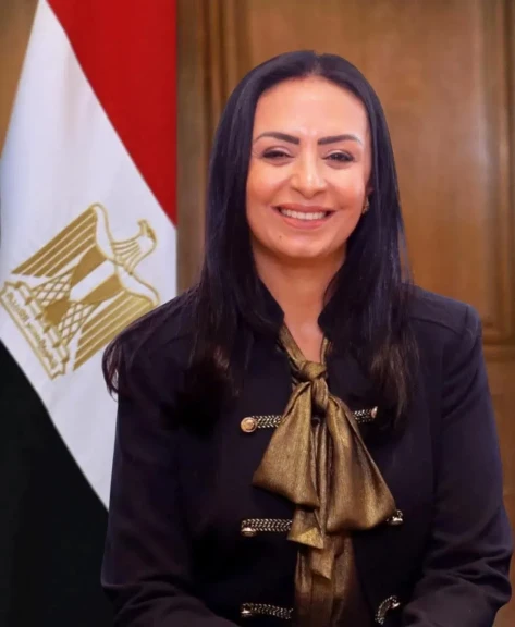 وزيرة التضامن الاجتماعي تتابع تداعيات حادث تصادم قطار خط السويس بسيارة ملاكي