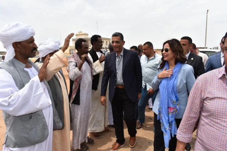 وزيرة الثقافة تلتقي ممثلي قبائل شلاتين..وتعلن اختيار فرق لتقديم الفلكلور عالميًا