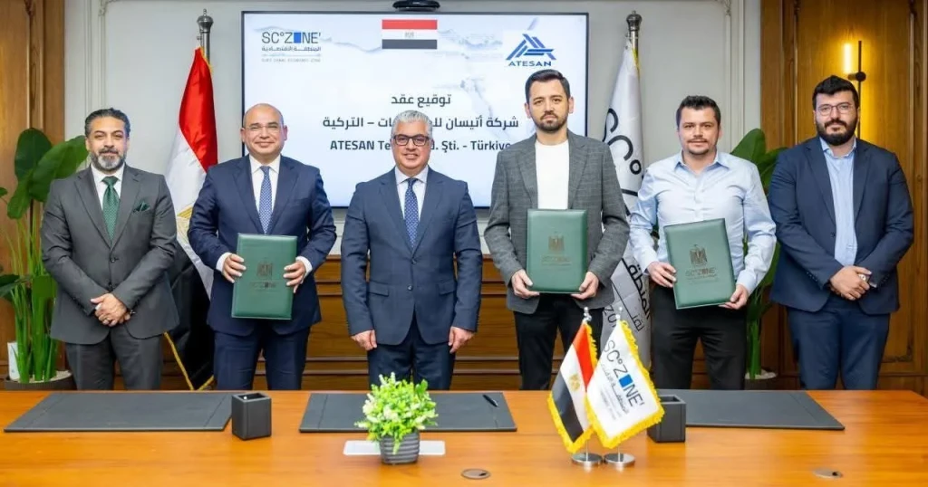 رئيس اقتصادية قناة السويس يشهد توقيع عقد مشروع ”Atesan Tekstil” التركية للمنسوجات بالقنطرة غرب
