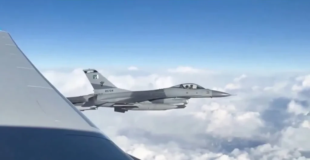 مسؤولون باكستانيون يؤكدون حماية القوات الجوية الباكستانية لطائرة الوفد الإيراني في مفاوضات إسلام اباد