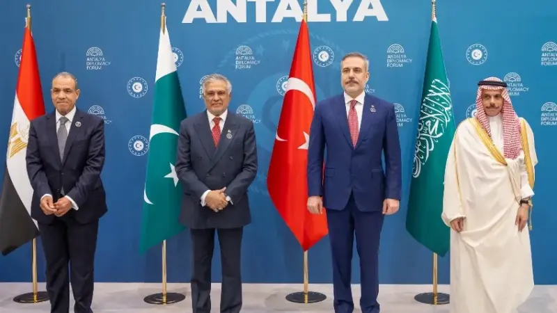 الخارجية السعودية: اجتماع وزراء خارجية السعودية ومصر وتركيا وباكستان في أنطاليا تناول المستجدات الإقليمية