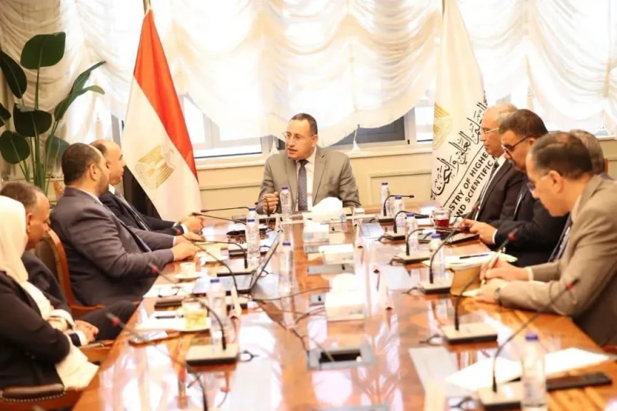 وزير التعليم العالي يبحث مع جهاز مستقبل مصر شراكة موسعة مع الجامعات والمراكز البحثية
