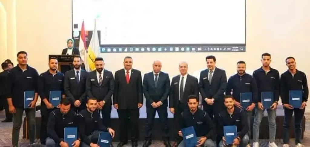 وزير العمل يشهد ثمار مراكز التدريب المهني بالإسكندرية وتأهيل الشباب لسوق العمل ..ويشيد بجودة ”المنتجات”.