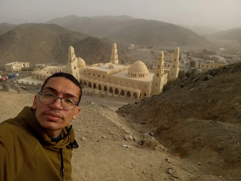 حميثرة حيث يلتقي الطريق بالحكاية والروح بالتاريخ في قلب الصحراء الشرقية