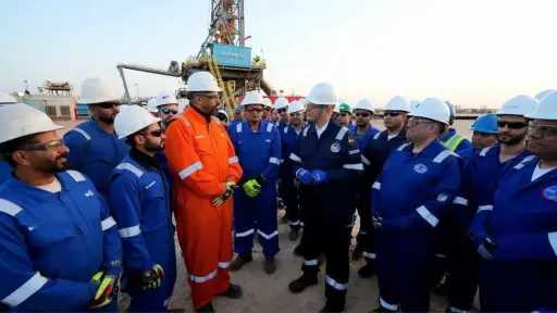 وزير البترول يتفقد حقول إنتاج خالدة  ويشيد بتطبيق النظم الحديثة في تنفيذ عمليات الحفر والإنتاج