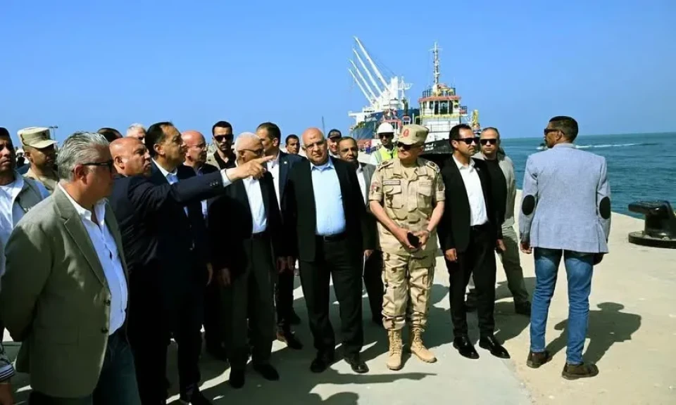 رئيس الوزراء يتفقد مشروع تطوير ميناء العريش البحري