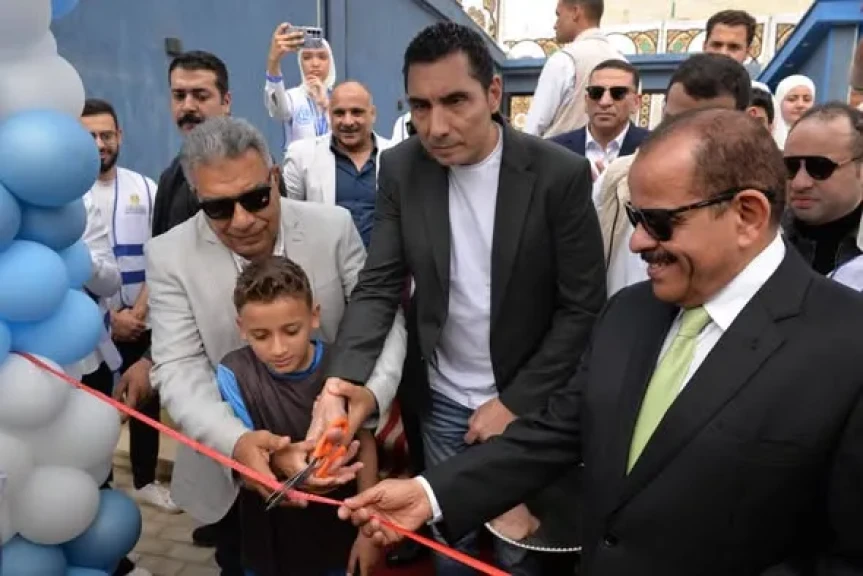 محافظ الدقهلية ووزير الشباب والرياضة يفتتحان ملعب مركز شباب قولنجيل بالمنصوره بهدف اكتشاف المواهب فى كرة القدم