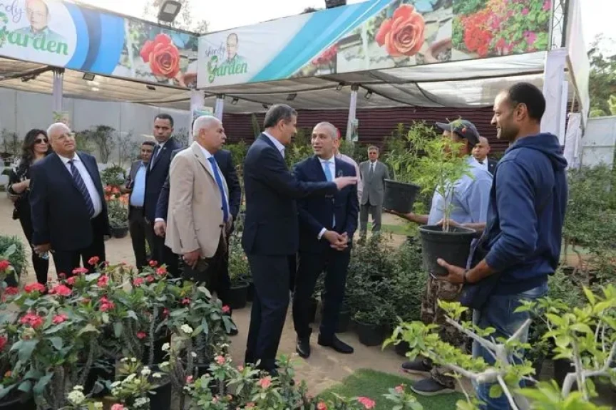 وزير الزراعة يتفقد معرض زهور الربيع ويشيد بالإقبال الجماهيري الكثيف