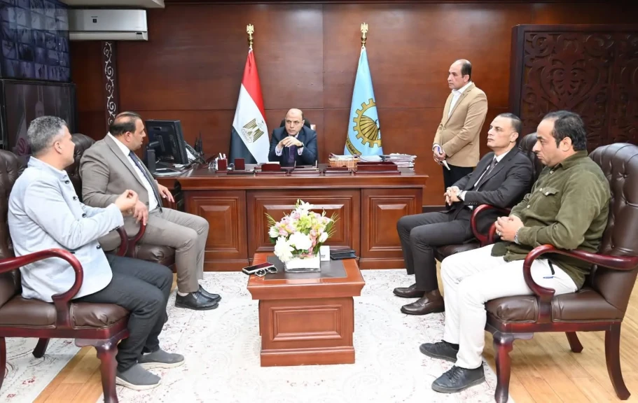 محافظ الغربية يستقبل وفد اللجنة الطبية ويتابع قافلة علاجية مجانية للأسر الأولى