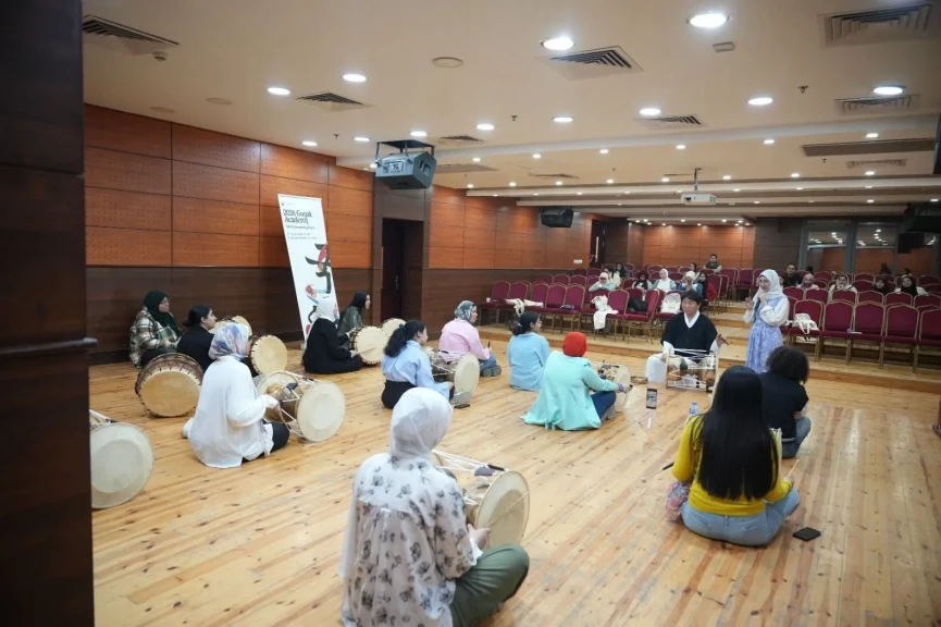 المركز الثقافي الكوري يطلق أكاديمية الكيبوب والـ ”جوجاك” في أكاديمية الفنون