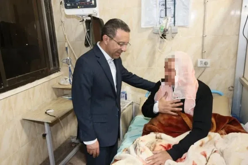 محافظ المنوفية يفاجأ مستشفي صدر ميت خلف ويبدي استياؤه من مستوي الخدمات ويحيل اثنين من المتغيبين للتحقيق