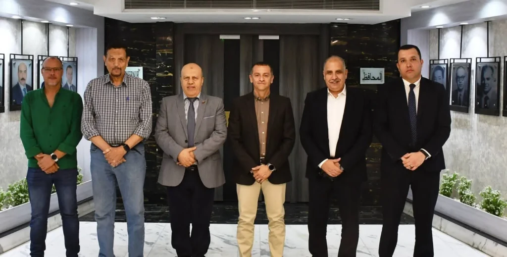 محافظ أسوان يلتقى بوفد الهيئة العامة للنقل النهرى