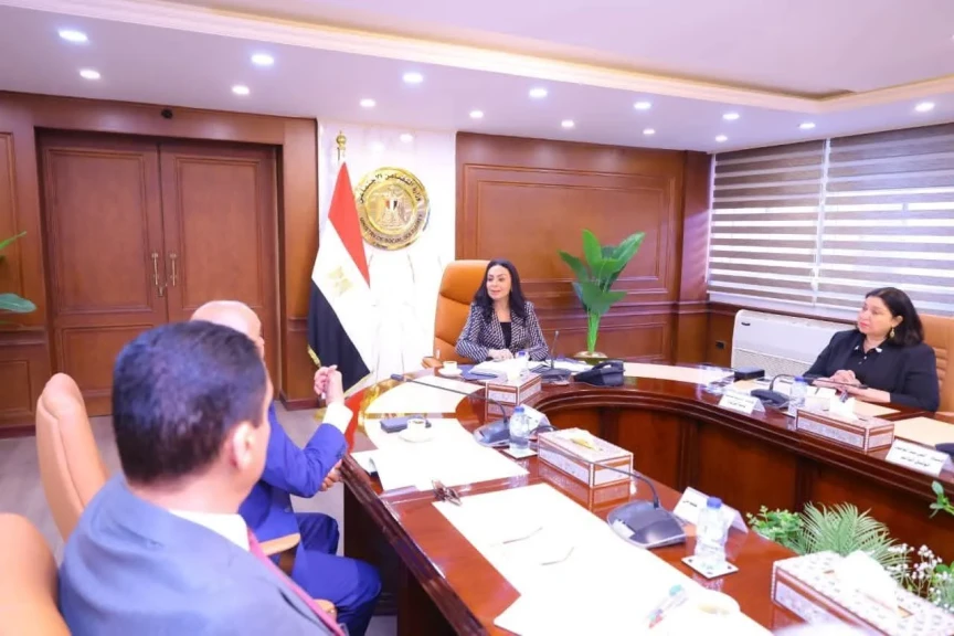 وزيرة التضامن الاجتماعي تتابع الموقف التنفيذي لمراكز التجميع والمواءمة