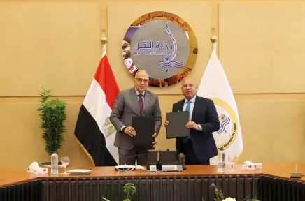 وزارتا النقل والموارد المائية يوقعان بروتوكول تعاون لتعظيم الاستفادة من أملاك وزارة الرى