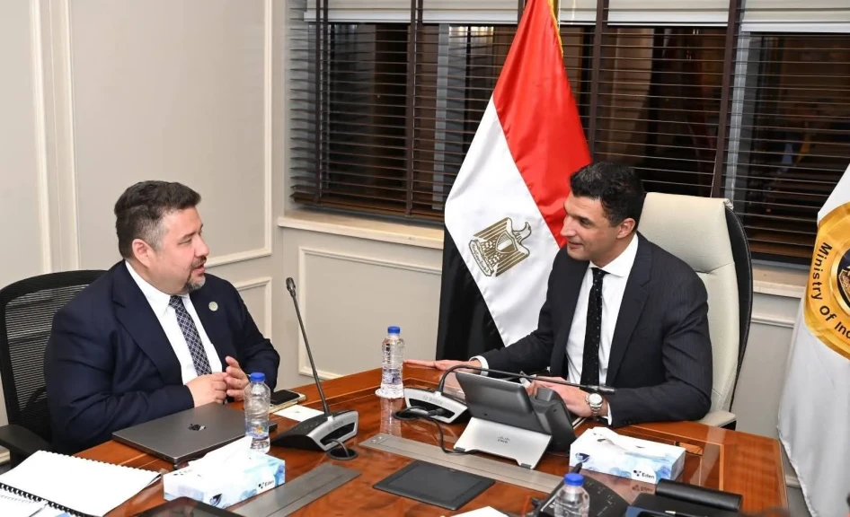 وزير الصناعة يبحث مع وفد شركة إيچيبت آمون للأمونيا الخضراء مشروعًا جديداً باستثمارات 5 مليارات دولار