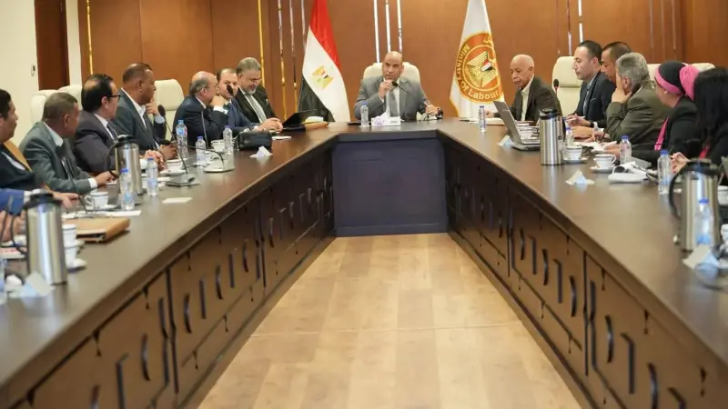 وزير العمل يترأس اجتماع المجلس الأعلى للتشاور الاجتماعي