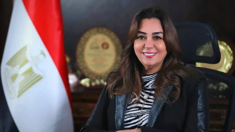 وزيرة التنمية المحلية والبيئة تتلقى تقريراً حول جهود الوزارة في دعم عملية التنمية الشاملة في سيناء وتعزيز جودة الحياة للمواطنين