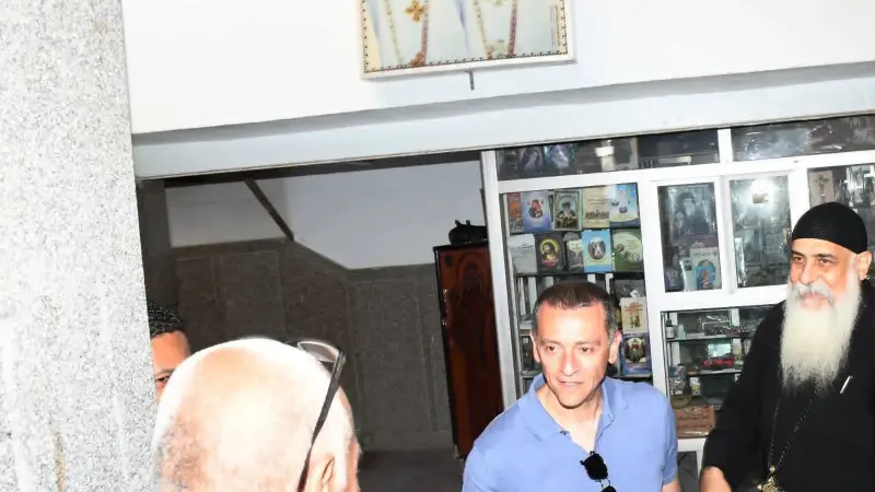 محافظ أسوان يزور كنيسة العذراء مريم والملاك ميخائيل بدراو