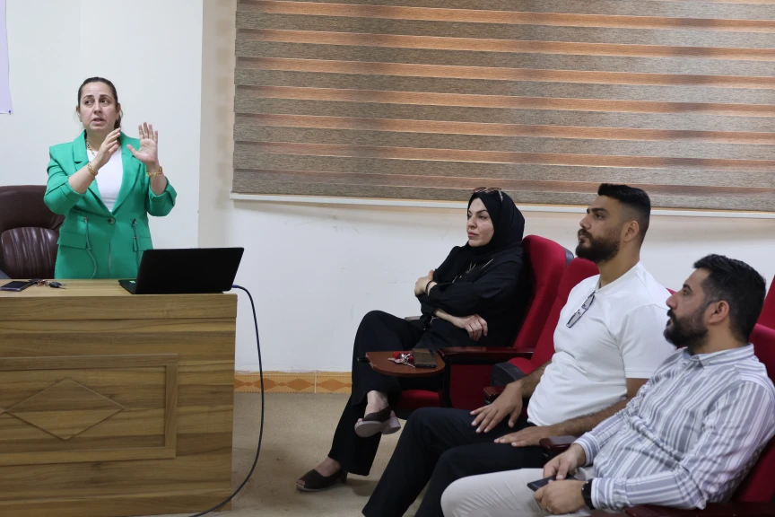 محاضرة علمية  في كلية طب المستنصرية ببغداد عن القضاء على الورم بالبروتونات