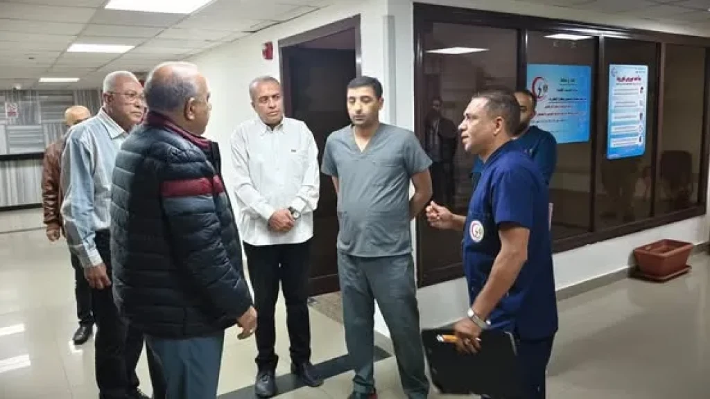 وزير الكهرباء يتفقد مستشفى الكهرباء بألماظة ويتابع سير العمل ويطمئن على تقديم الخدمات الصحية