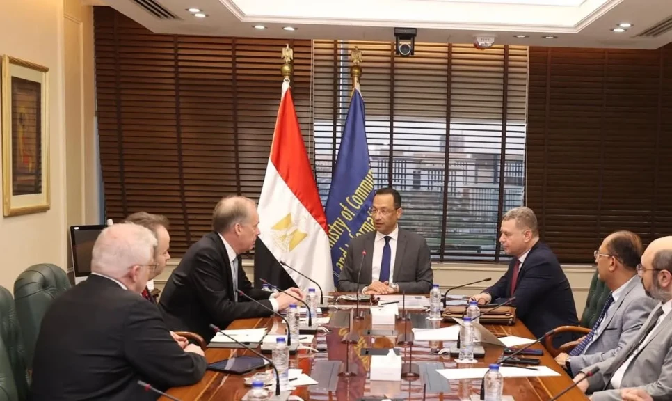 وزير الاتصالات يبحث مع نائب وزير الخارجية الفنلندي ورئيس شركة Nokia إنشاء مركز إقليمي متكامل في مصر