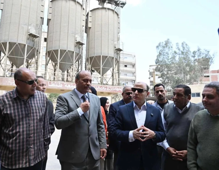 محافظ الغربية يتفقد صوامع القمح بمدينة طنطا لمتابعة منظومة استلام وتخزين “الذهب الأصفر”