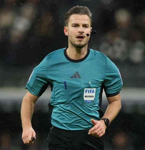 الألماني شلاجر حكماً لمواجهة بيراميدز والأهلي في الدوري غداً