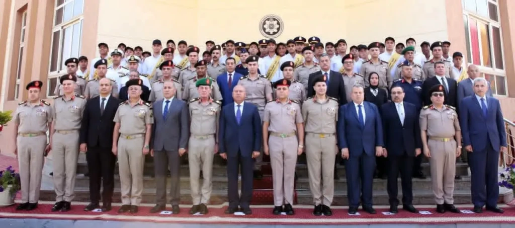 الأكاديمية العسكرية المصرية تنظم مراسم الإحتفال بتخرج دورات تدريبية للمرشحين للعمل بوزارة النقل
