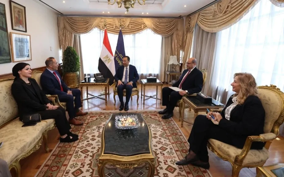 وزير الاتصالات يبحث مع المدير العام لشركة إنتل Intel في  تعزيز التعاون في مجالات البنية التكنولوجية