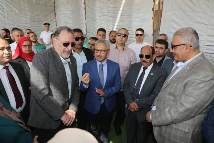 محافظ بني سويف يتفقد مُستجدات وسير العمل ضمن مشروع الصرف الصحي بقرية منهرو