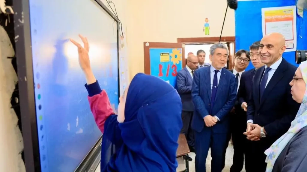 وزير التربية والتعليم يصطحب رئيسي جامعة هيروشيما و”سبريكس” في زيارة لمدرسة الأورمان الثانوية