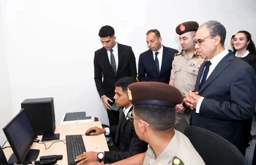 وزير الخارجية يفتتح غرفة حفظ الوثائق المؤمنة بمقر وزارة الخارجية