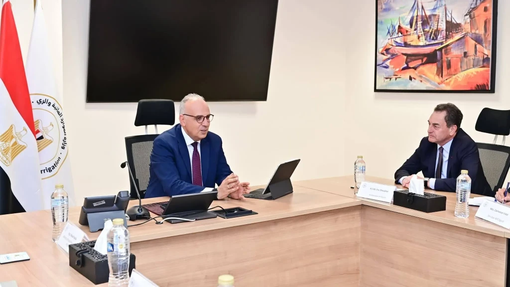 وزير الري يلتقي سفير فرنسا بالقاهرة لبحث سبل تعزيز التعاون في إدارة الموارد المائية بين البلدين