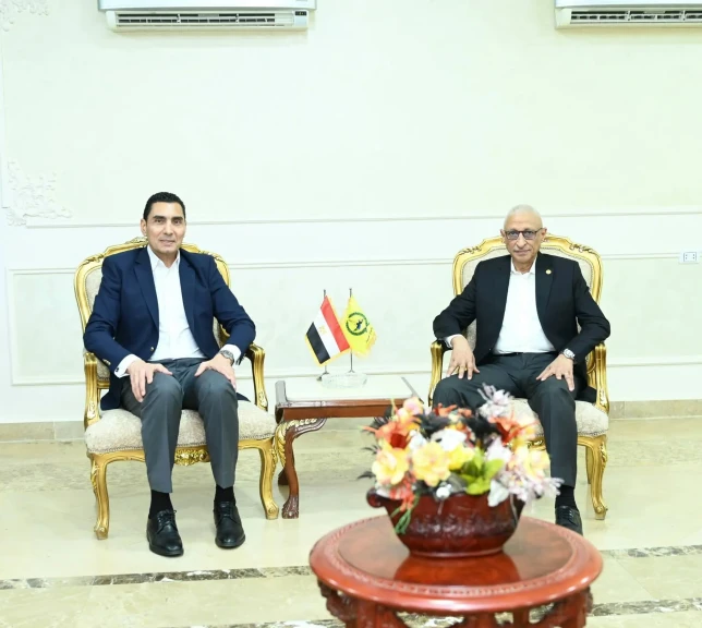 وزير الشباب والرياضة يلتقي محافظ شمال سيناء بديوان عام المحافظة