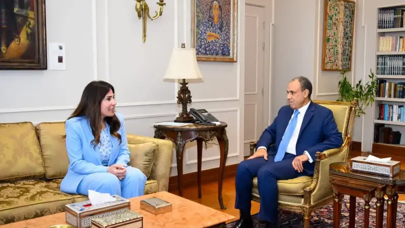 وزير الخارجية يستقبل وزيرة الإسكان والمرافق والمجتمعات العمرانية