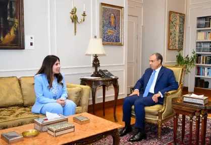 وزير الخارجية يستقبل وزيرة الإسكان والمرافق والمجتمعات العمرانية