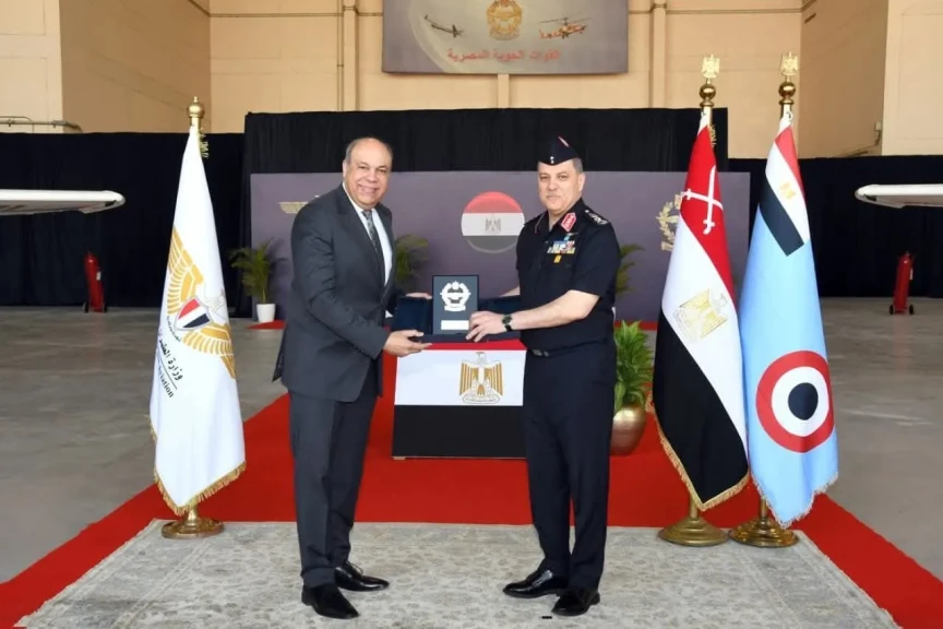 القوات الجوية تسلم طائرتين للأكاديمية المصرية لعلوم الطيران بعد رفع كفائتهما