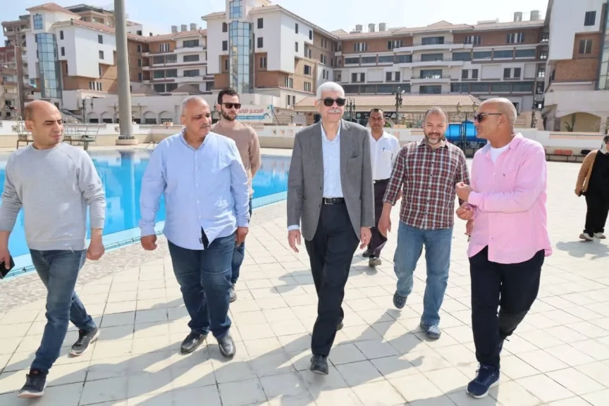 رئيس جامعة المنوفية يتفقد مجمع الرياضات المائية