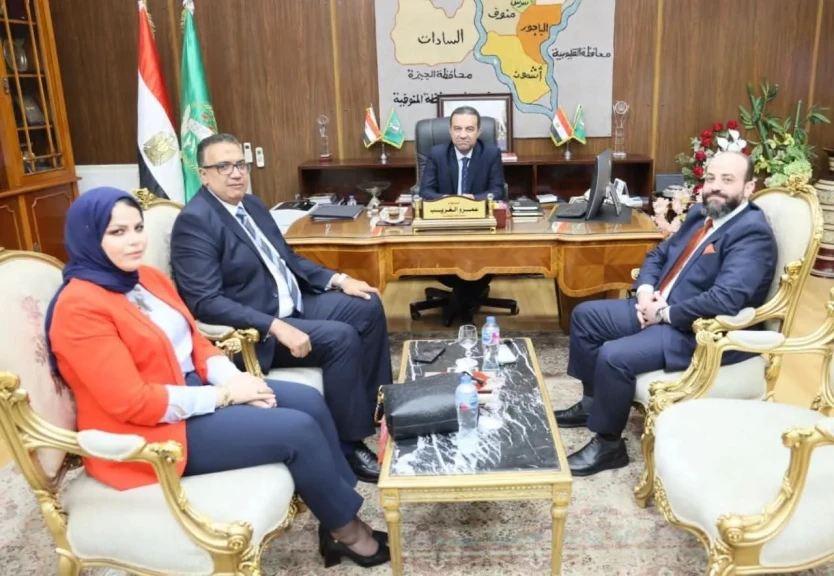 محافظ المنوفية يلتقي عميد معهد الأورام ومدير مستشفى الأورام بجامعة المنوفية
