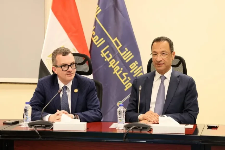 وزيرا الاتصالات والتخطيط يبحثون التعاون المشترك للتحول الرقمي