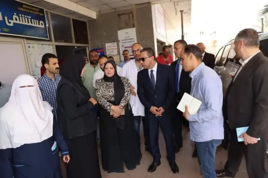 محافظ المنوفية يفاجأ مستشفى سرس الليان العام ويقرر إحالة 41 من العاملين لتغيبهم