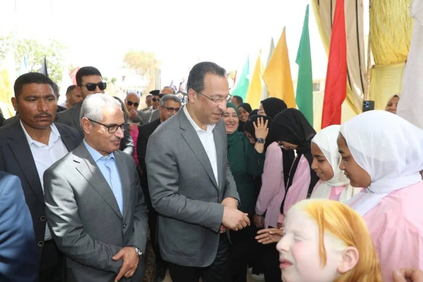 وزير الإتصالات يتفقد مدرسة النور للمكفوفين بالحمرايا