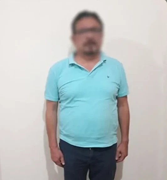 وزارة الداخلية تُعلن القبض على مدير إحدى المدارس بالجيزة بتصرفات غير لائقة مع إحدى التلميذات داخل مكتبه بالمدرسة