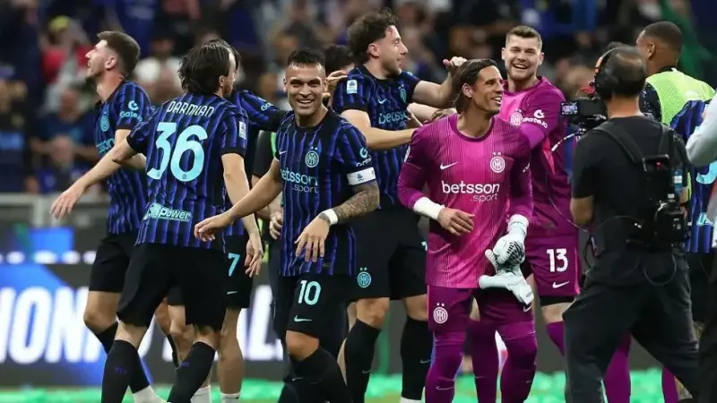 حقق إنتر ميلان لقبه الحادي والعشرين في الدوري الإيطالي بفوز مقنع بنتيجة 2-0 على بارما