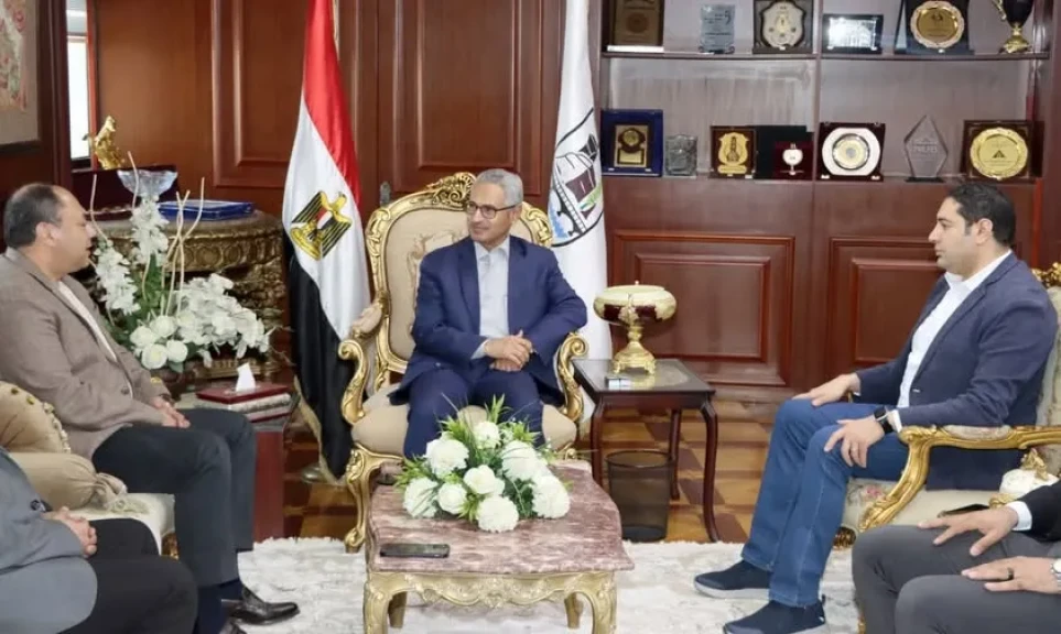 محافظ بني سويف يناقش الموقف التنفيذي لعدد المشروعات التي تنفذها هيئة تنمية الصعيد ببعض مراكز المحافظة