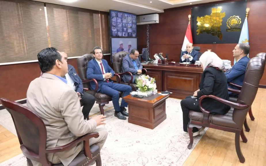 محافظ الغربية يفتح مكتبه للمواطنين ويحوّل الشكاوى إلى قرارات فورية بحضور الجهات التنفيذية