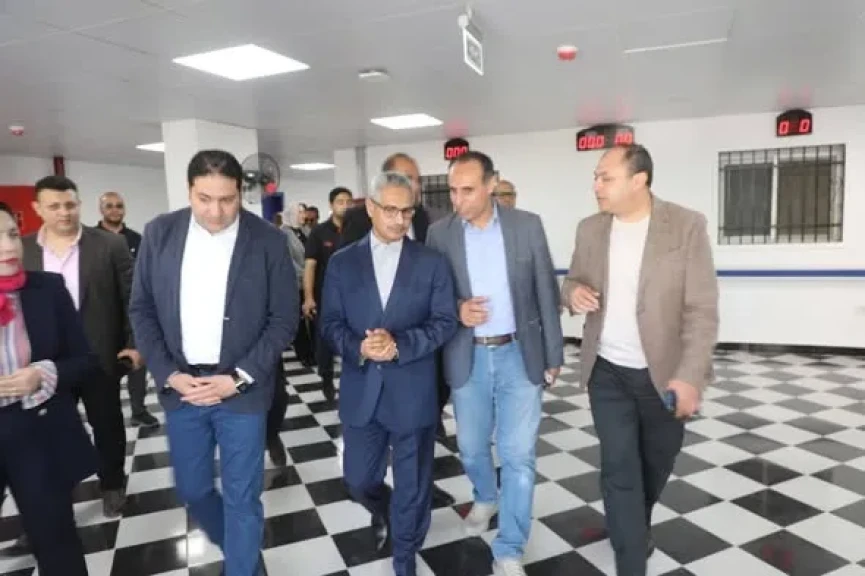 محافظ بني سويف و رئيس الهيئة يتفقدان أعمال تطوير المركز الطبي بشرق النيل