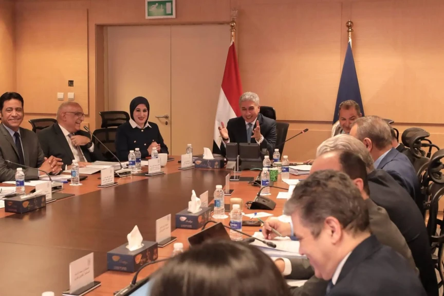 وزير السياحة والآثار يترأس اجتماع مجلس إدارة المجلس الأعلى للآثار